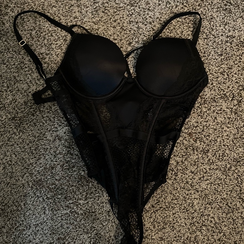 NWOT Victoria’s Secret bombshell bodysuit